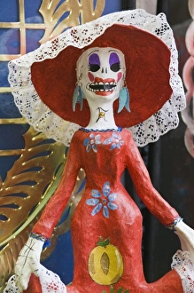 Images Dated 3rd November 2009: Mexico, Guanajuato, San Miguel de Allende, Day of the Dead Katrina Decoration