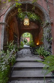 Images Dated 4th November 2009: Mexico, Guanajuato, San Miguel de Allende, Casa Luna Pila Seca (Property Released)
