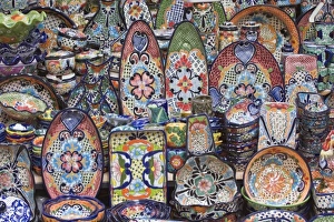 Images Dated 2nd November 2009: Mexico, Guanajuato, San Miguel de Allende, Souvenir Pottery