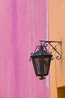 Images Dated 3rd December 2006: Mexico, Guanajuato State, Guanajuato. Callejon El Potrero Street-Streetlamp