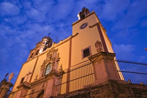 Images Dated 3rd December 2006: Mexico, Guanajuato State, Guanajuato. Basilica Colegiata de Nuestra Senora de Guanajuato Basilica