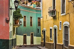 Guanajuato Prints: Mexico, Guanajuato. Street scene. Credit as: Don Paulson / Jaynes Gallery / DanitaDelimont
