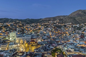 Images Dated 12th October 2017: Mexico, Guanajuato, Twilight Guanajuato