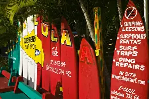 Images Dated 11th December 2006: Mexico, Guerrero, Ixtapa. Catcha La Ola Surf Shop Sign
