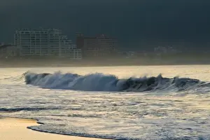 Images Dated 12th December 2006: Mexico, Guerrero, Ixtapa. Playa del Palmar Beach / Dawn