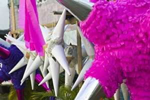 Images Dated 12th December 2006: Mexico, Guerrero, Zihuatanejo. Pinata Factory