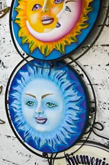 Images Dated 11th December 2006: Mexico, Guerrero, Zihuatanejo. Tourist Market- Decorative Suns