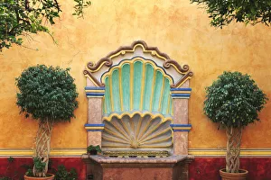 Images Dated 13th September 2018: Mexico, Queretaro. Courtyard with fountain