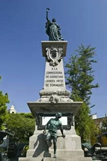 Images Dated 2nd December 2006: Mexico, Queretaro State, Queretaro. Monument to the Corregidora-Commemorates La Corregidora