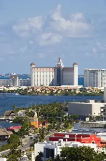 Images Dated 8th November 2008: Mexico, Quintana Roo, Cancun, hotel zone on Isla Cancun, bordering the Caribbean Sea