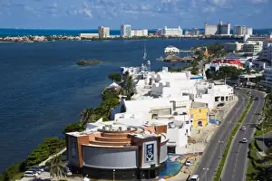 Images Dated 8th November 2008: Mexico, Quintana Roo, Cancun, hotel zone on Isla Cancun, bordering the Caribbean Sea