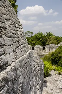 Images Dated 30th March 2011: Mexico, Quintana Roo, Yucatan Peninsula near Costa Maya. Kohunlich Mayan Ruins