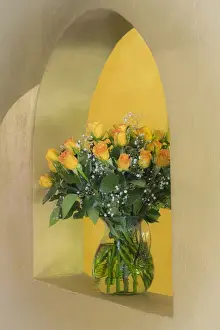 Images Dated 20th March 2013: Mexico, San Miguel de Allende. Arrangement of yellow roses