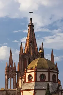 Images Dated 25th March 2009: Mexico, San Miguel de Allende. Cathedral of San Miguel Archangel
