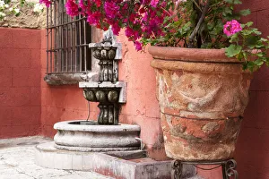 Rights Managed Prints: Mexico, San Miguel de Allende, Courtyard in San Miguel de Allende