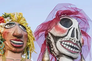 Mexico, San Miguel de Allende. Giant puppets in Mojiganga music celebration. Credit as
