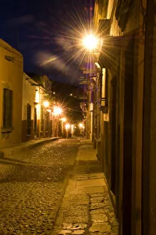 Images Dated 6th December 2006: Mexico, San Miguel de Allende, Street scene before sunrise