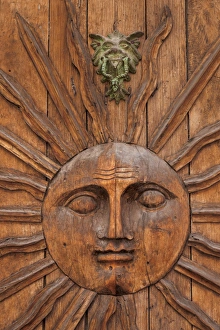 Images Dated 10th March 2013: Mexico, San Miguel de Allende. Sun carving on doorway