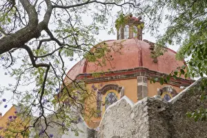 Images Dated 13th March 2013: Mexico, San Miguel de Allende. View of San Juan de Dios church