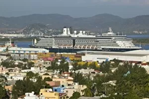Images Dated 5th December 2006: Mexico, Sinaloa State, Mazatlan. Port of Mazatlan-Cruise Ship