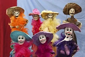 Images Dated 30th October 2006: Mexico. Skeletal Catrinas, figures celebrating Dia de Los Muertos
