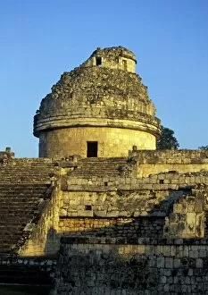 Images Dated 12th October 2004: Mexico, Yucatan. Caracol: astronomical observatory; Chichen Itza ruins, Maya Civilization