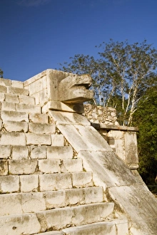 Images Dated 21st February 2007: Mexico, Yucatan. Chichen Itza is a large pre-Columbian archaeological site built