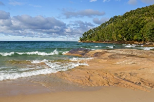 Images Dated 28th September 2016: Michigan, Pictured Rocks National Lakeshore, Miners Beach