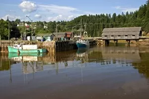 Images Dated 3rd August 2006: Mid tide at the Bay of Fundy at St. Martins, New Brunswick, Canada