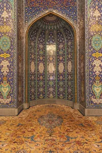 Images Dated 9th March 2021: Middle East, Arabian Peninsula, Oman, Muscat. Decorative apse in the Sultan Qaboos Grand