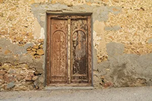 Images Dated 9th March 2021: Middle East, Arabian Peninsula, Al Batinah South. Old wooden door on a building in Oman