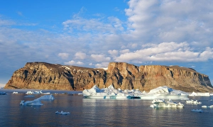Northern Greenland Prints: Midnight sun at Storoen Island