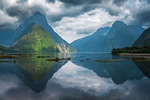 Images Dated 16th January 2024: Milford Sound, Fiordland National Park, South Island, New Zealand