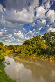 Images Dated 26th June 2012: The Milk River at first light near Glasgow, Montana, USA