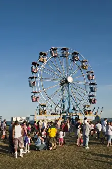 Images Dated 11th July 2009: Milwaukee, Wisconsin. The ferris wheel ride at the annual Great CIrcus Parade