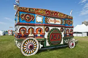 Images Dated 11th July 2009: Milwaukee, Wisconsin. Historic circus wagons at the annual Great CIrcus Parade