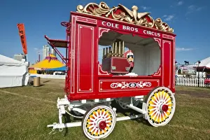Images Dated 11th July 2009: Milwaukee, Wisconsin. Historic circus wagons at the annual Great CIrcus Parade