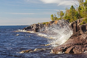 Images Dated 23rd September 2016: Minnesota, Temperance River State Park, Lake Superior shoreline