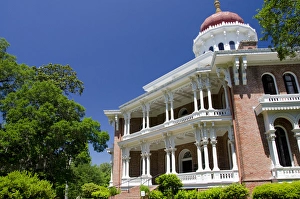 Images Dated 18th April 2012: Mississippi, Natchez. Longwood historic home built in Oriental Villa style