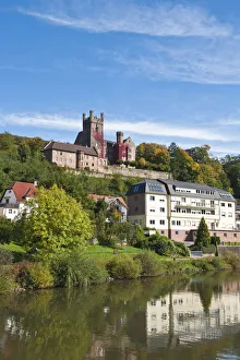 Images Dated 6th October 2010: The Mittelburg (Middle Castle) and Neckar River, Neckarsteinach, Germany