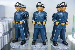 Model Prints: Model soldiers as a souvenir at the high security border between South and North Korea