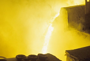 Images Dated 11th December 2006: Molten brass in foundry