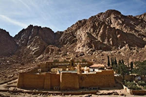 Images Dated 1st February 2006: Monastery of St Catherine located at the foot of Mount Moses, in the Sinai of Egypt