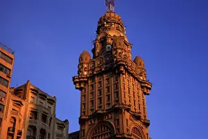 Montevideo, Uruguay, The Palacio Salvo on Plaza Independencia, Montevideos tallest building