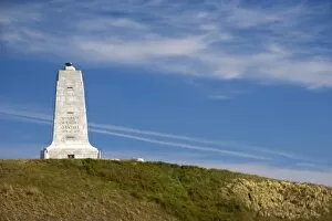 Images Dated 6th April 2007: Monument on Killdevil Hill at Kitty Hawk is part of the Wright Brothers National Monument at Manteo