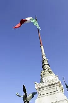 Images Dated 5th January 2007: The Monumento Nazionale a Vittorio Emanuele or Altare della Patria or Il Vittoriano