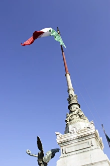 Images Dated 5th January 2007: The Monumento Nazionale a Vittorio Emanuele or Altare della Patria or Il Vittoriano