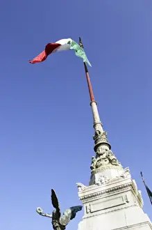 Images Dated 5th January 2007: The Monumento Nazionale a Vittorio Emanuele or Altare della Patria or Il Vittoriano