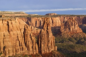 Images Dated 16th April 2012: Monuments at sunrise in the Colorado National Monument in Fruita, Colorado, USA