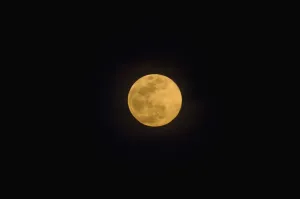 Images Dated 13th February 2006: full moon over Scammons Lagoon, Guerrero Negro, Baja California Peninsula, Mexico